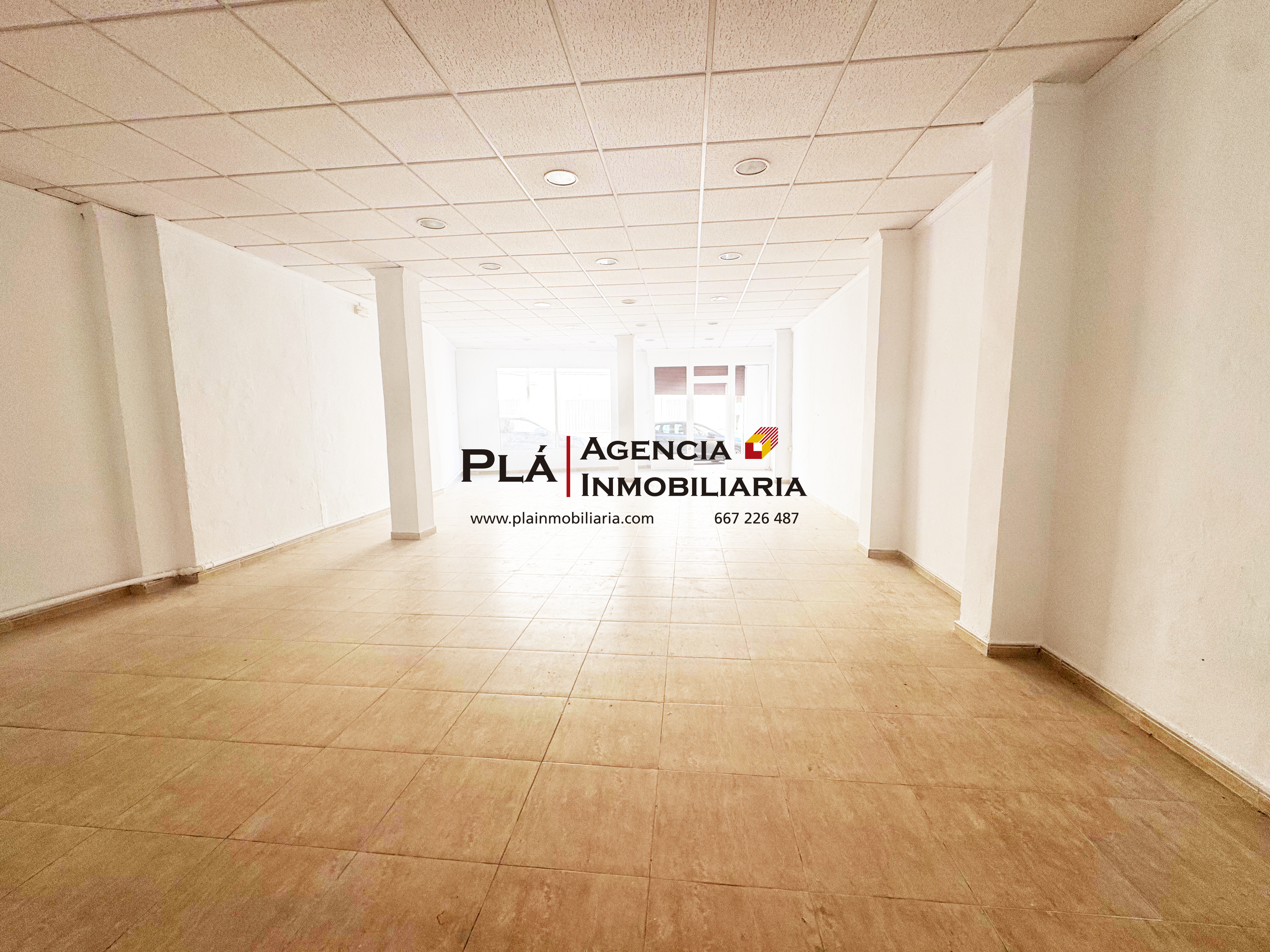 Einheimischer/büro in Denia